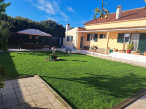 Ferienhaus In São João Das Lampas Mit Kamin